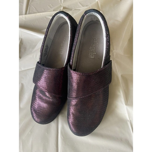 Womens Alegria Burgendy Shiny Clogs-‎ Very Cool- Size 8